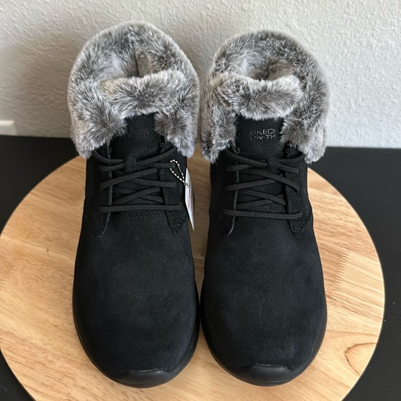 Skechers On-the-GO City 2 Suede Ankle Boots - Winter Wishes - Picture 2 of 7